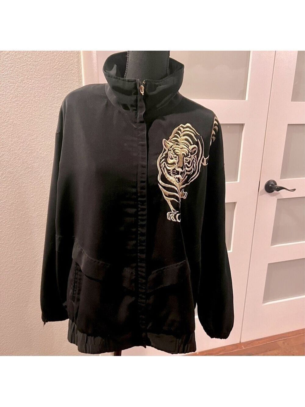 MURELI black jacket with embroidered tiger. Size L